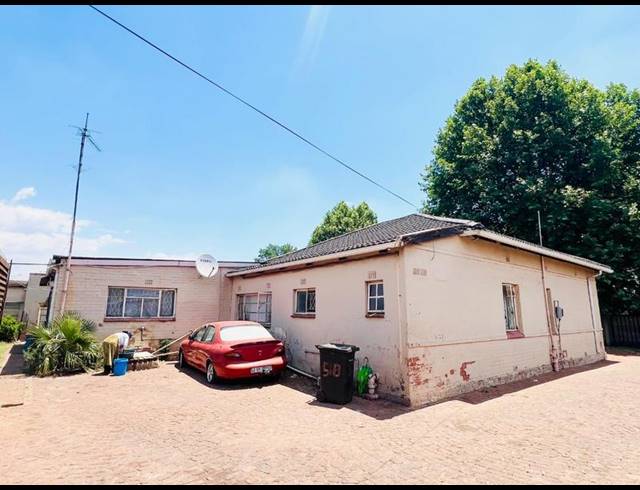 16 BEDROOM HOUSE FOR SALE IN BRENTHURST